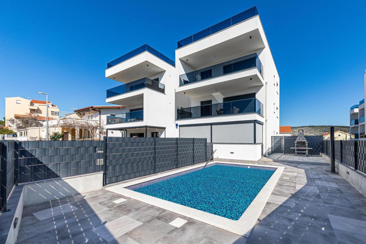 Luxury Apartment Pia With Swimming Pool And Grill 特罗吉尔 外观 照片