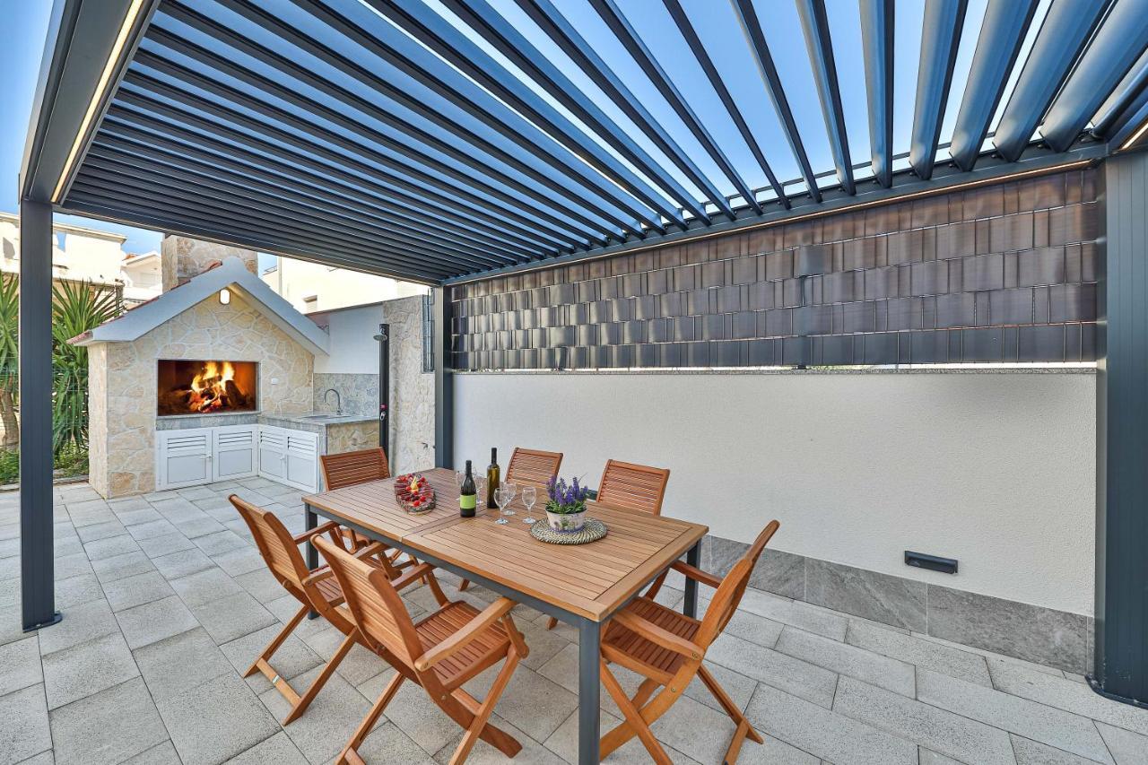 Luxury Apartment Pia With Swimming Pool And Grill 特罗吉尔 外观 照片